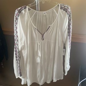 Womens Old Navy shirt with embroidery detail down the sleeves MWT size large
